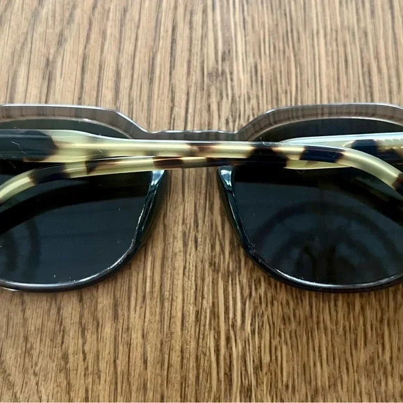 Banana Republic Sunglasses - Picture 4 of 6